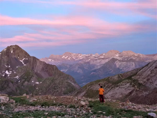 Plaisir de jouer devant le coucher de Soleil.